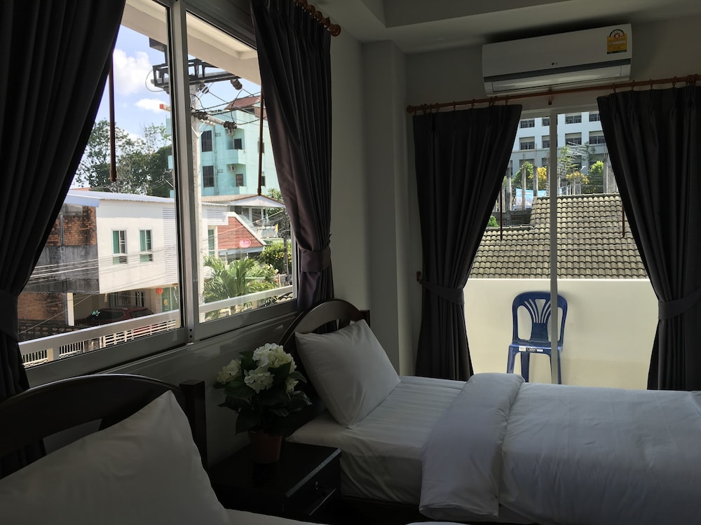Baan Samrarn 10/45