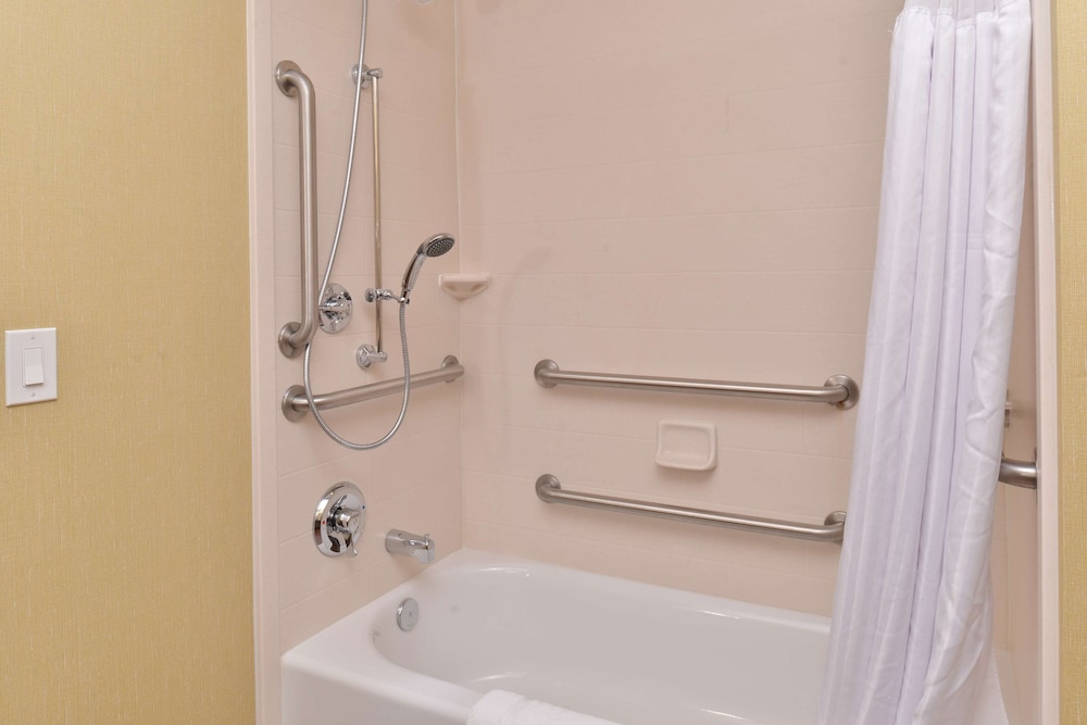 Hilton Garden Inn Cincinnati/West Chester 16/81