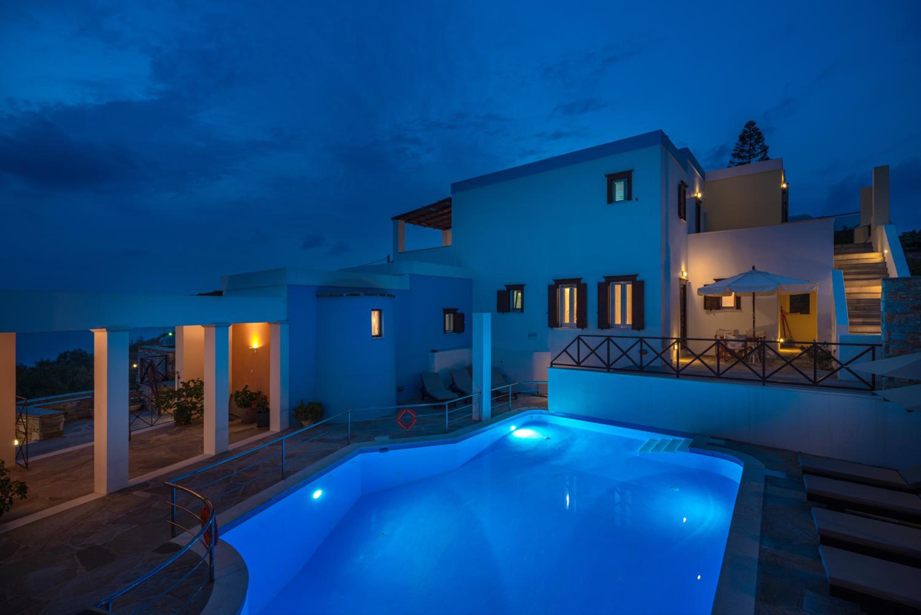 Reggina S Apartments 9/23
