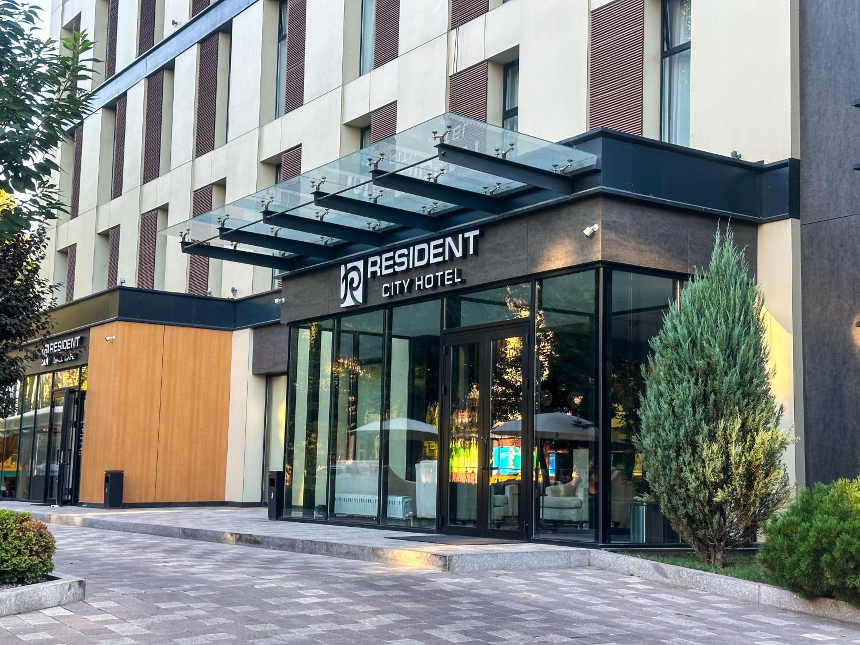 Resident City Hotel 10/61