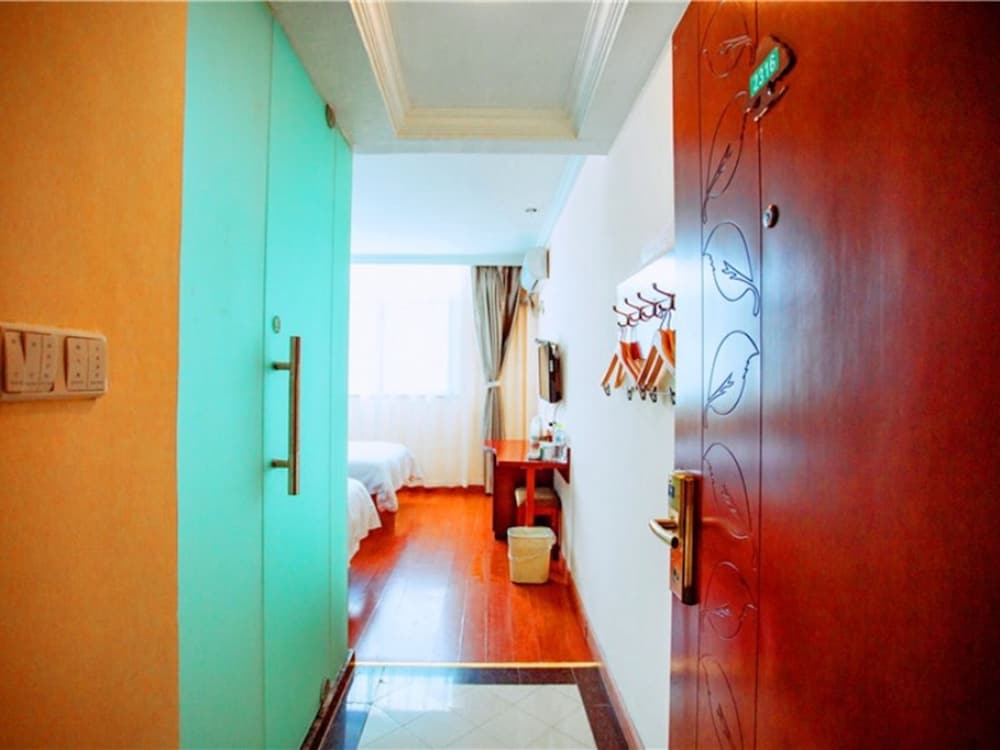 GreenTree Inn HuaiAn QingPu District Huaihainan Road Express Hotel 13/20