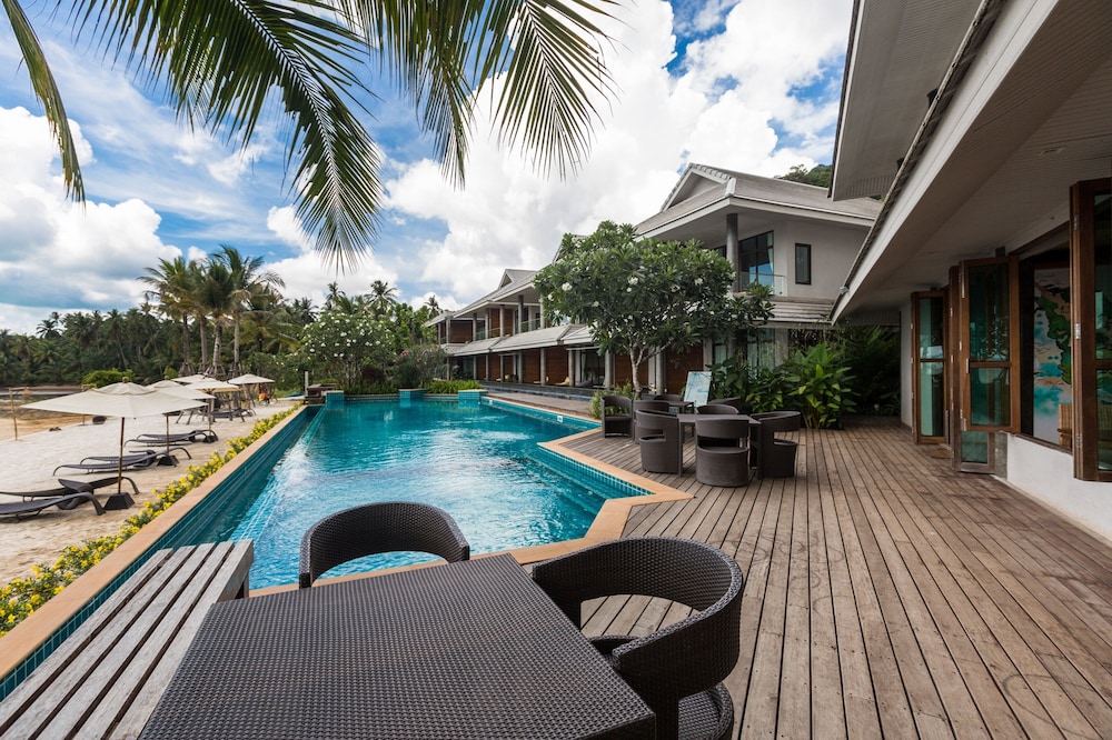 NA TARA RESORT 44/50