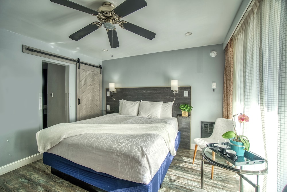CLASSIC, KING BED