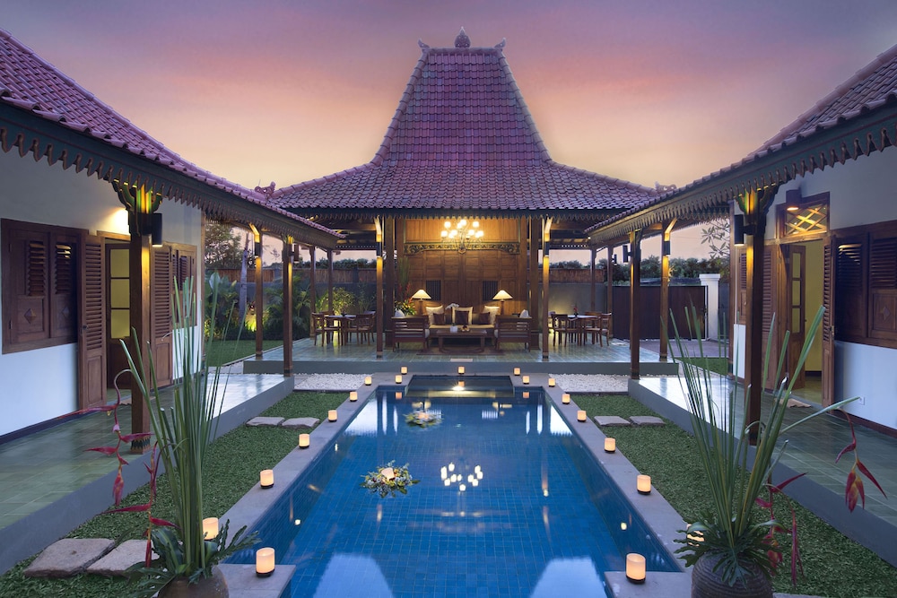 VILLA BERAWA BALI 6/77