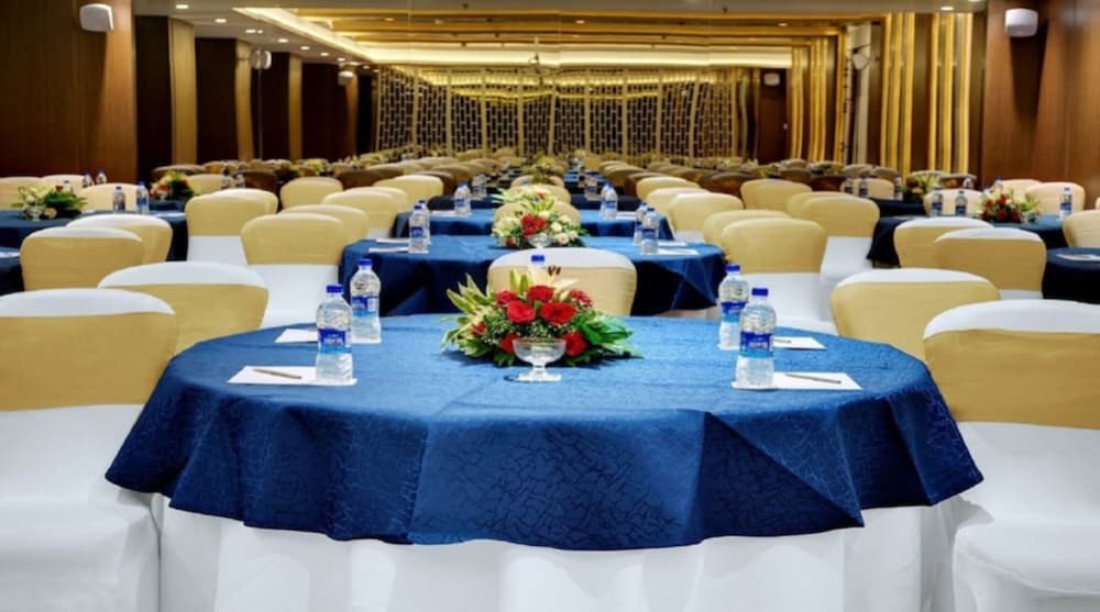 The Fern An Ecotel Hotel Goregaon 48/64
