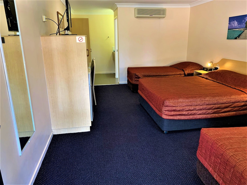 SILO MOTOR INN 28/51