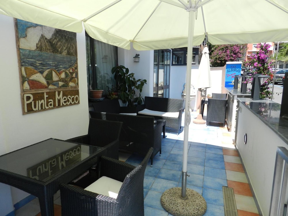 Hotel Punta Mesco 11/27