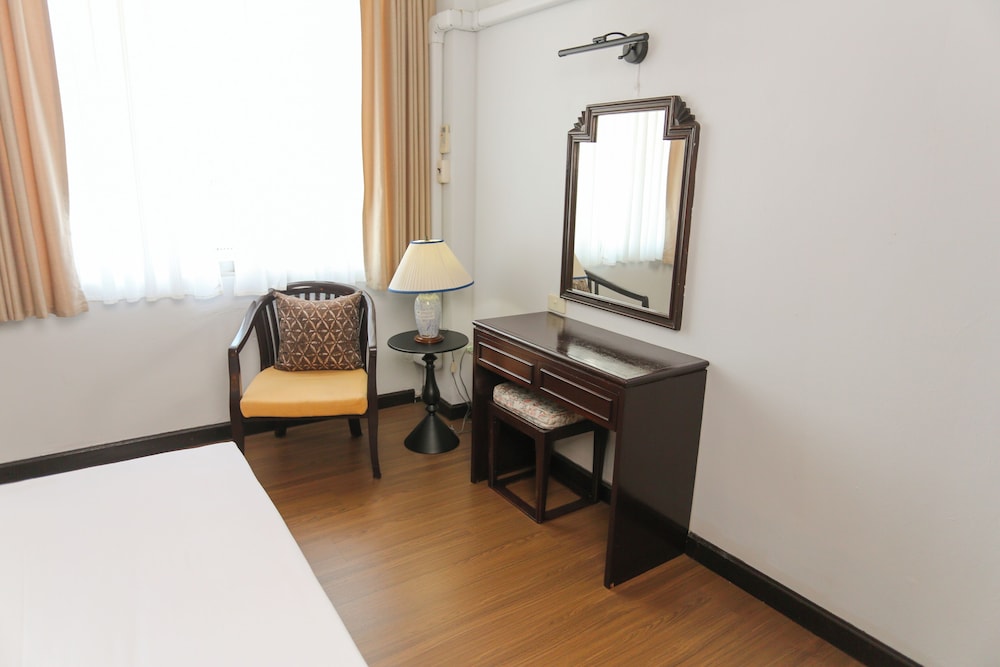 YMCA International Hotel 44/63