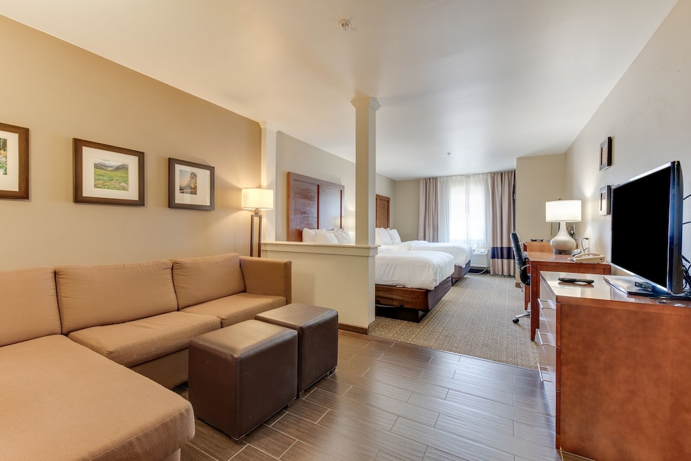 Comfort Inn Suites 50/75