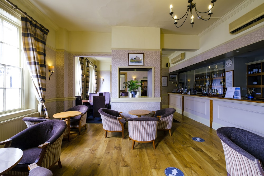 The Royal Hotel 52/68