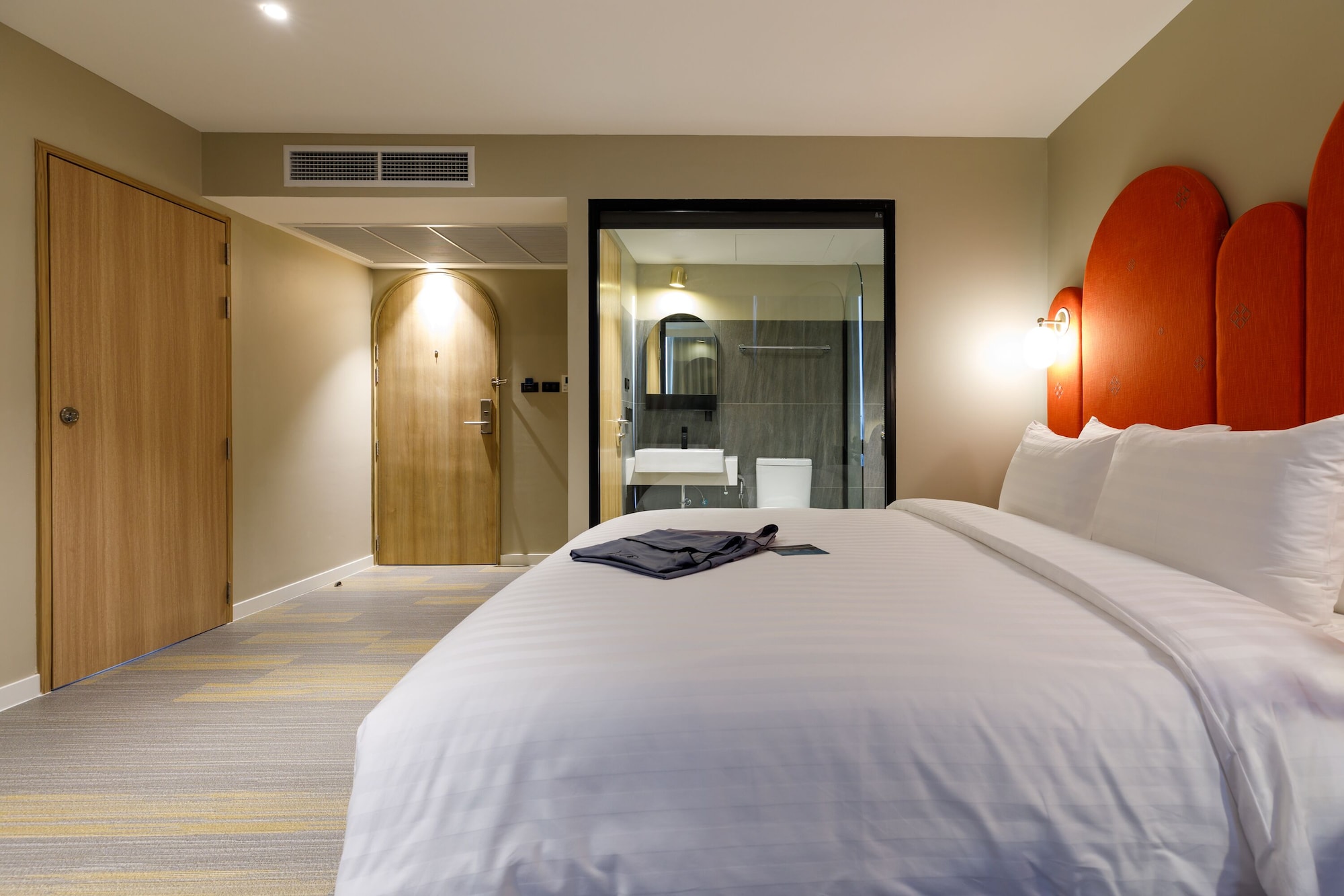 SUPERIOR, DOUBLE BED