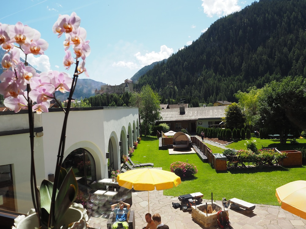 BEAUTY & SPORTHOTEL TIROLERHOF 44/50