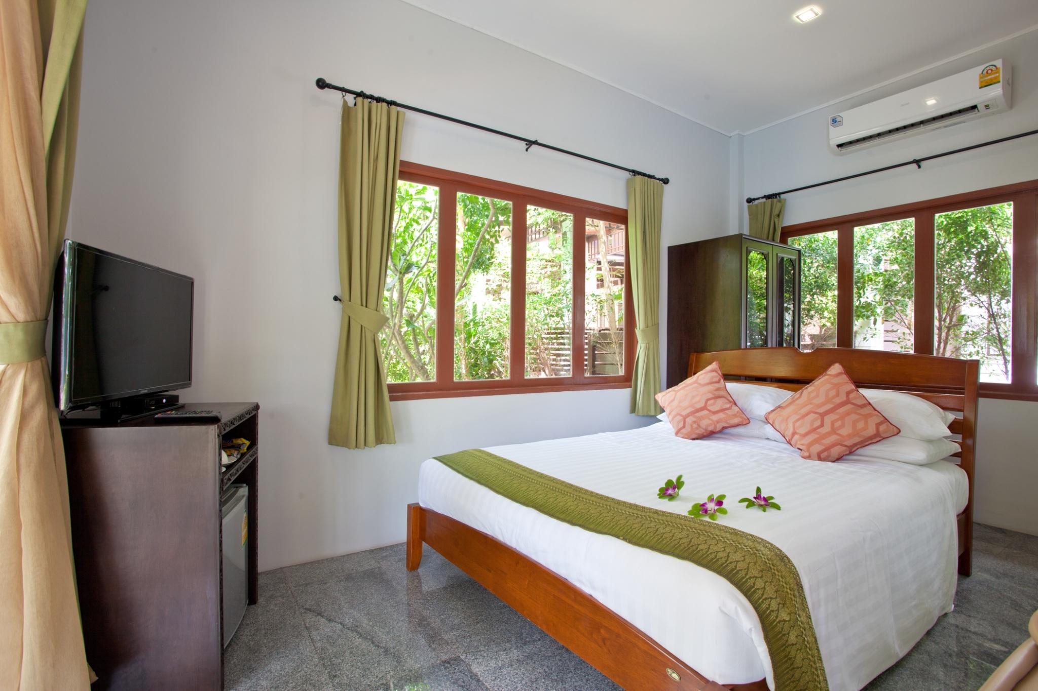 Standard, Double Bed, Pool Access