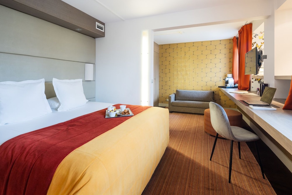 Paris Neuilly Hotel 26/64