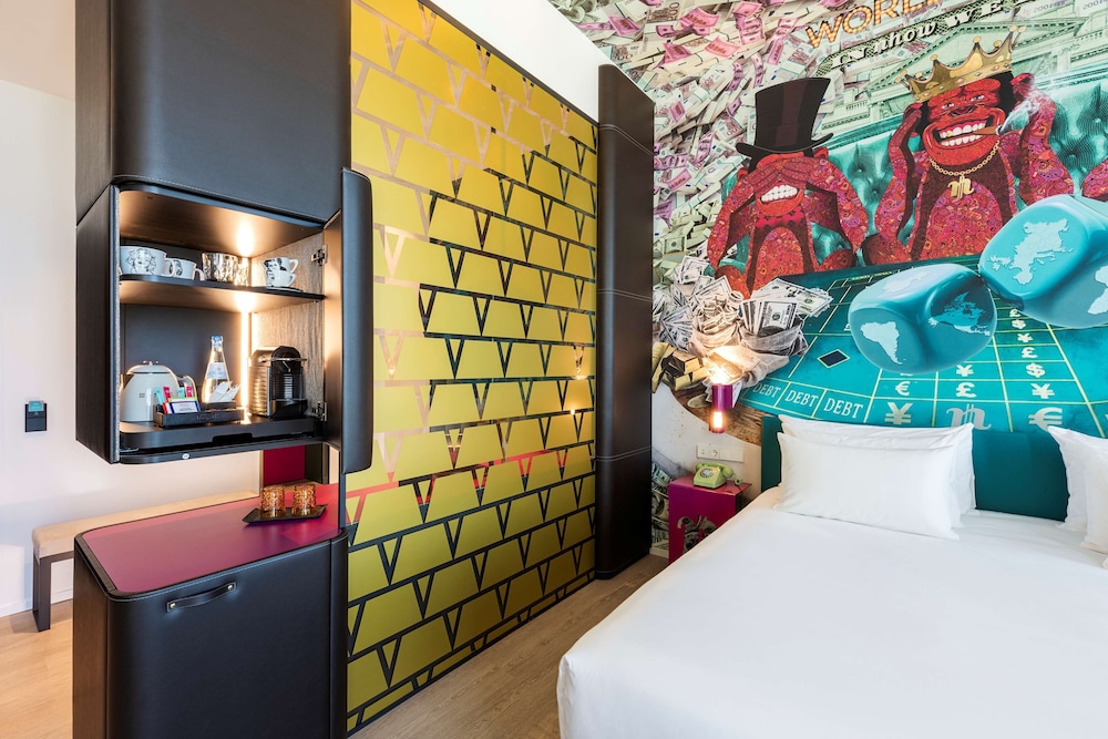 Vip, Nhow, Suite, King Bed, Living Area