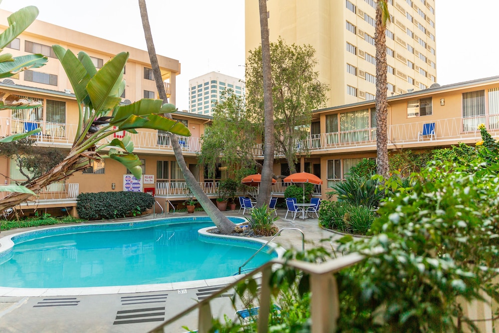 Cal Mar Hotel Suites photo3