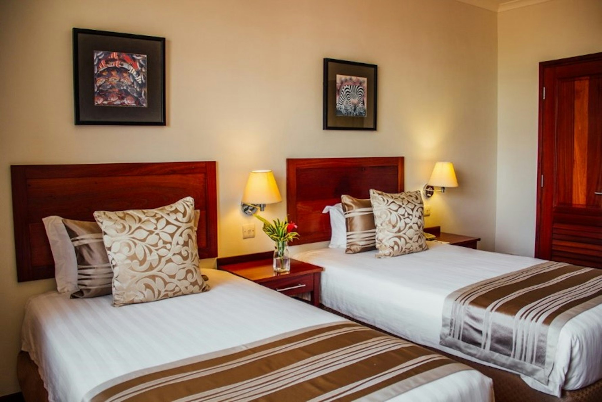 Sea Cliff Court Hotel Luxury Apartments 3/16