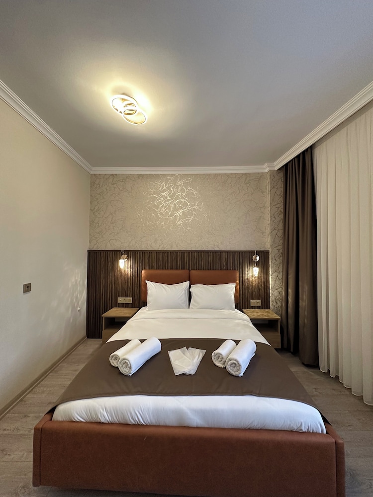 STANDARD, DOUBLE BED