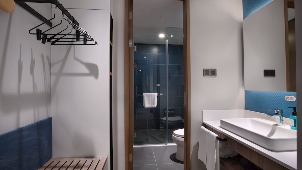 Holiday Inn Express Shanghai Hongqiao North 26/70