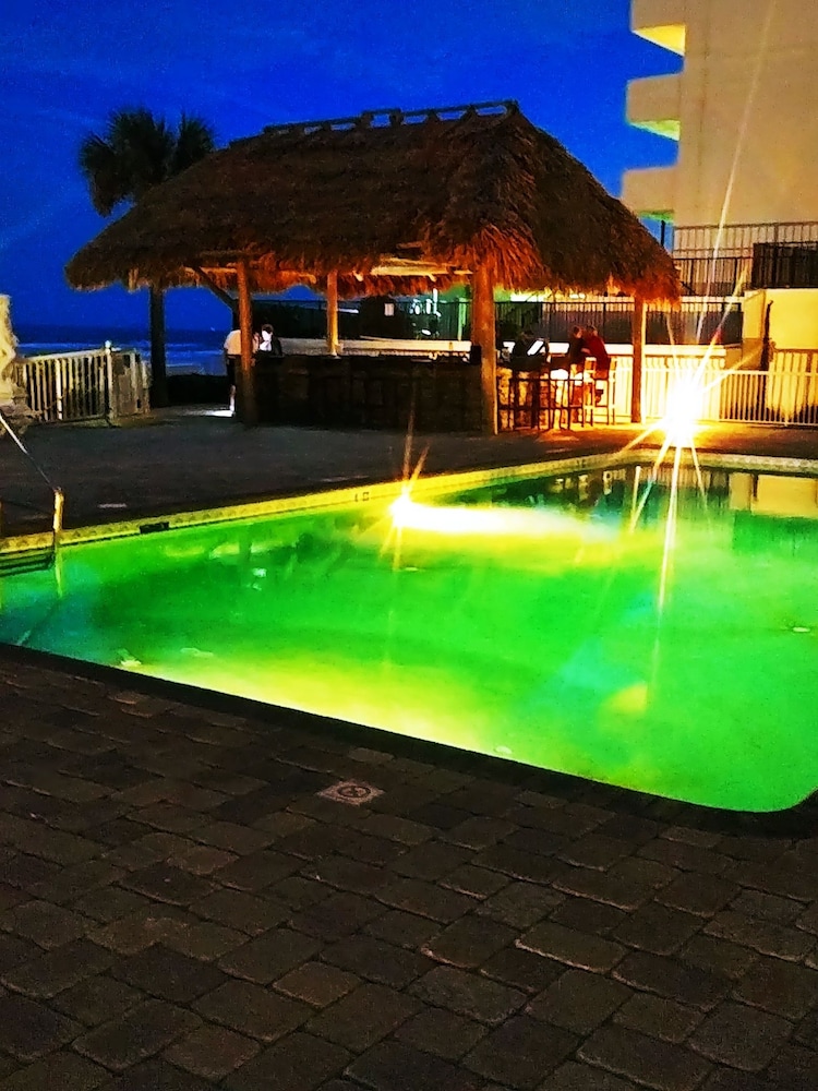 Emerald Shores Resort 5/79