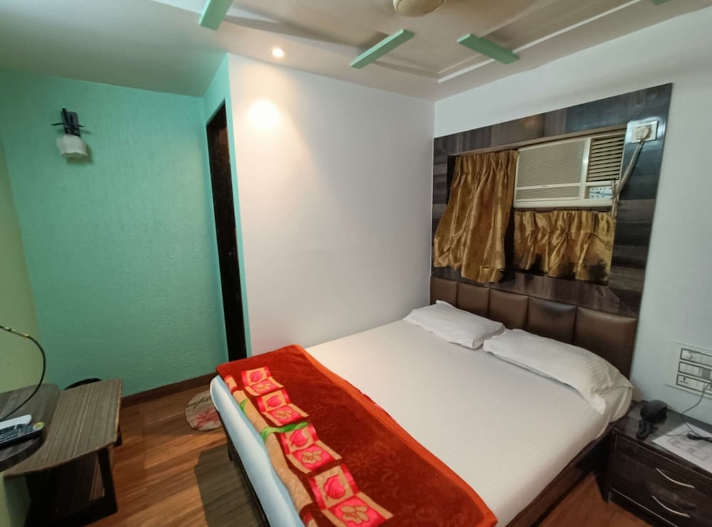 Hotel Broadway Colaba Mumbai 24/50