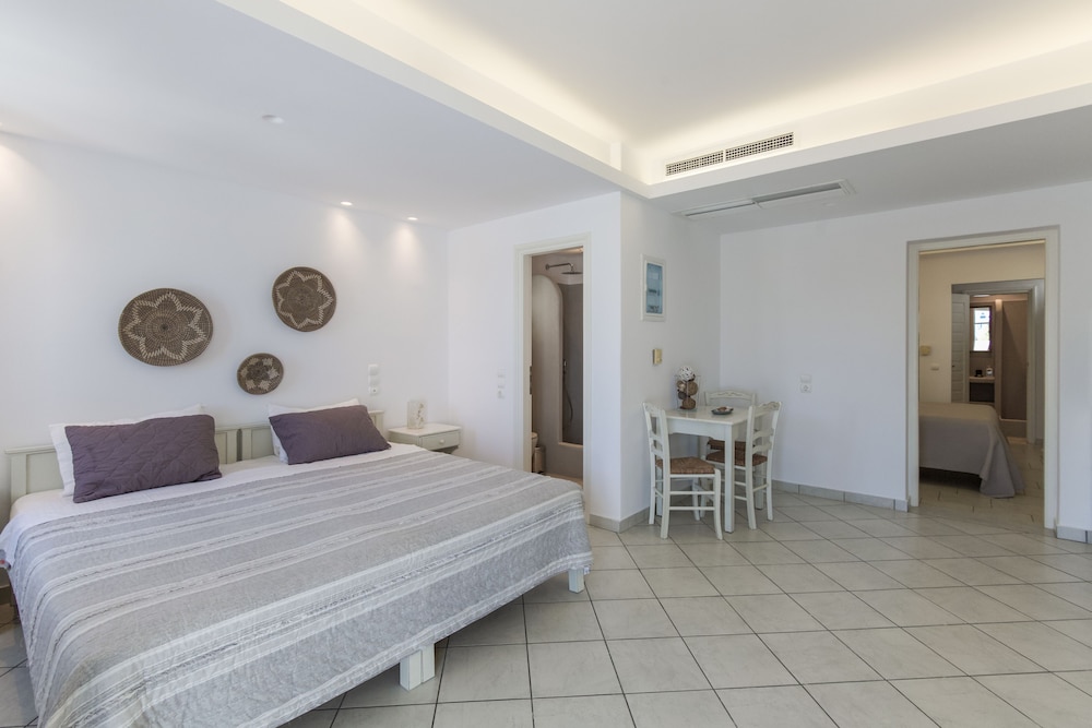 Family, Apartment, 1 Single and 2 Queen Beds, Sea View
