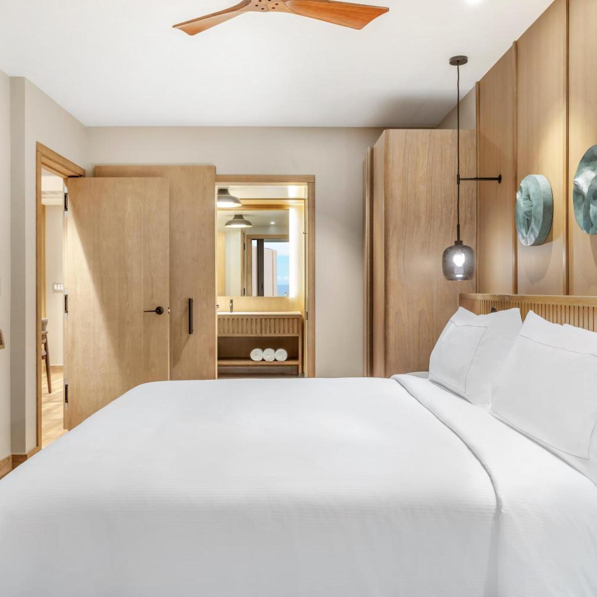 2 Bedrooms, Penthouse Suite, 1 King and 2 Double Beds