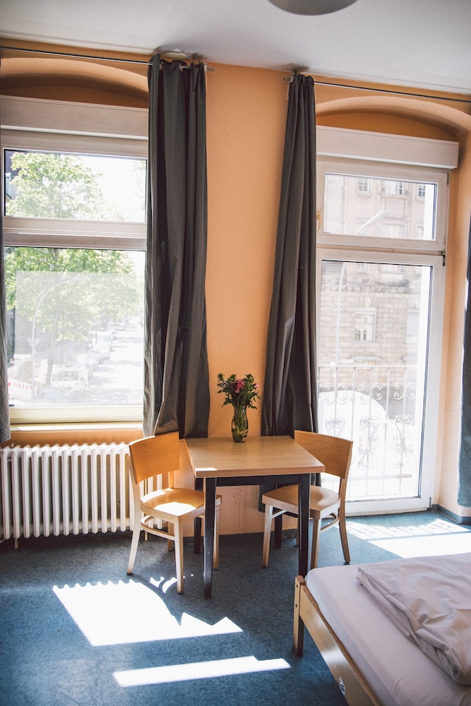 Happy Hotel Berlin 29/50