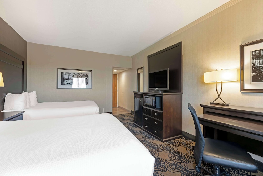 Standard, 2 Queen Beds, Accessible
