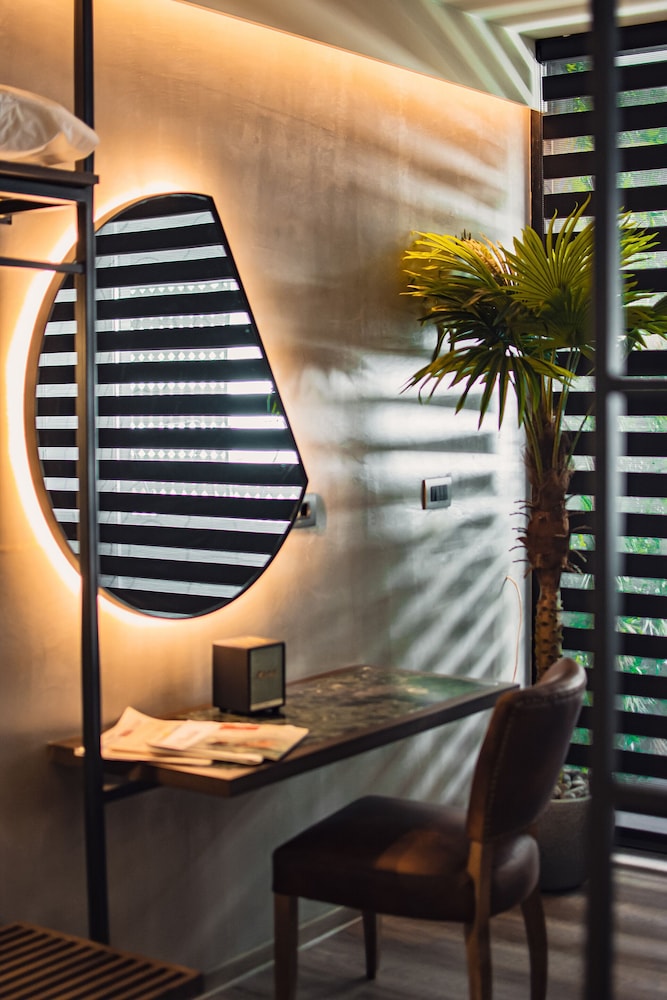 Project 3 Urban Chic Hotel 40/47