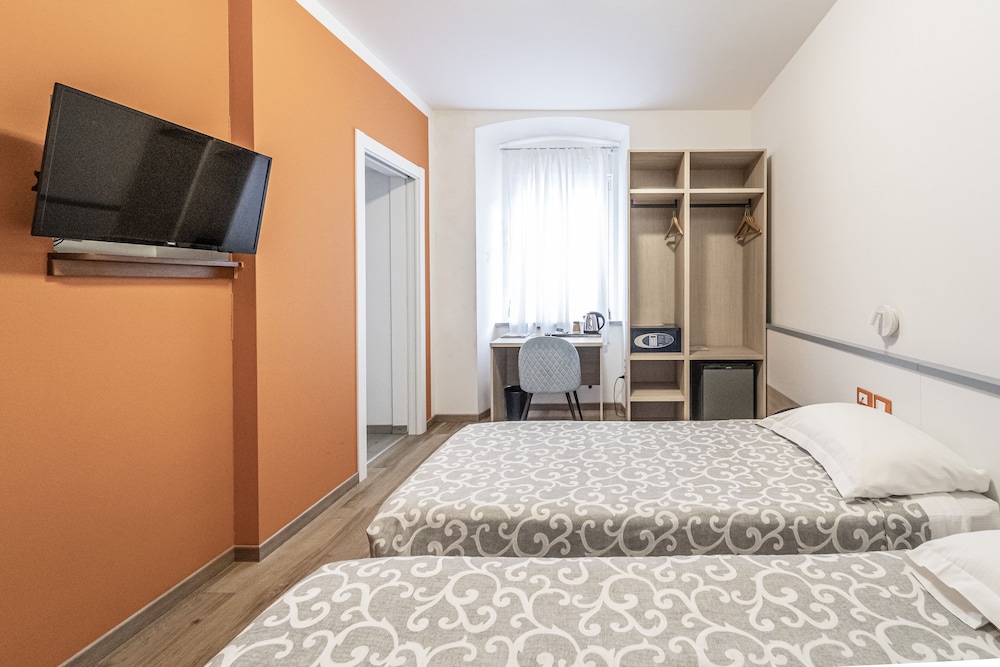 Hotel Italia 15/61