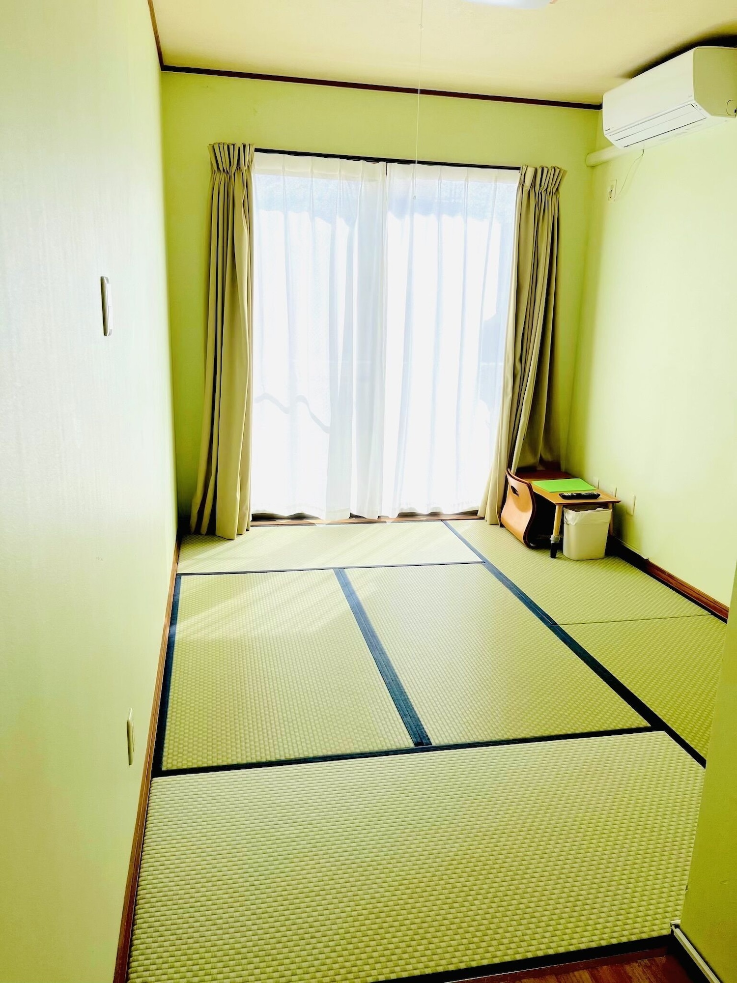 JAPANESE, TWIN BEDS