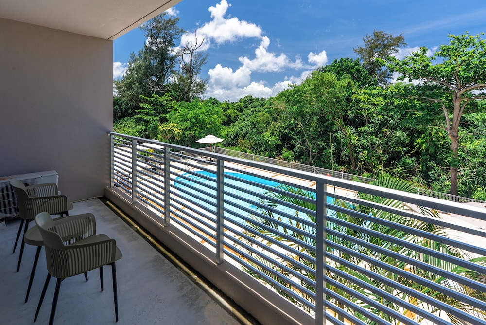 Odysis Onna Resort Hotel 12/72