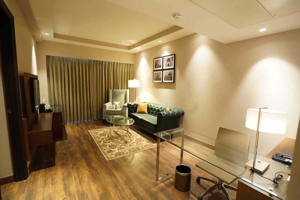 Lemon Tree Hotel Sohna Road 20/50