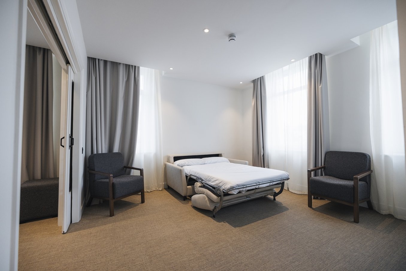 Hotel Mondragon 5/50