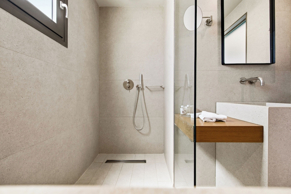 Dom Boutique Hotel 58/64