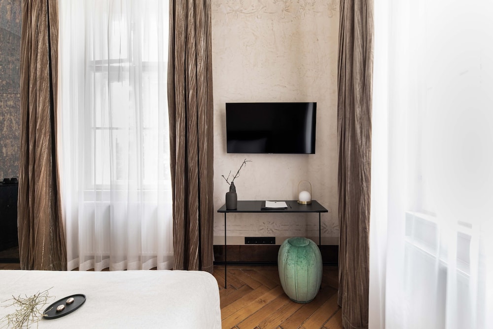 Zola Hotel Palais de Boheme 16/32