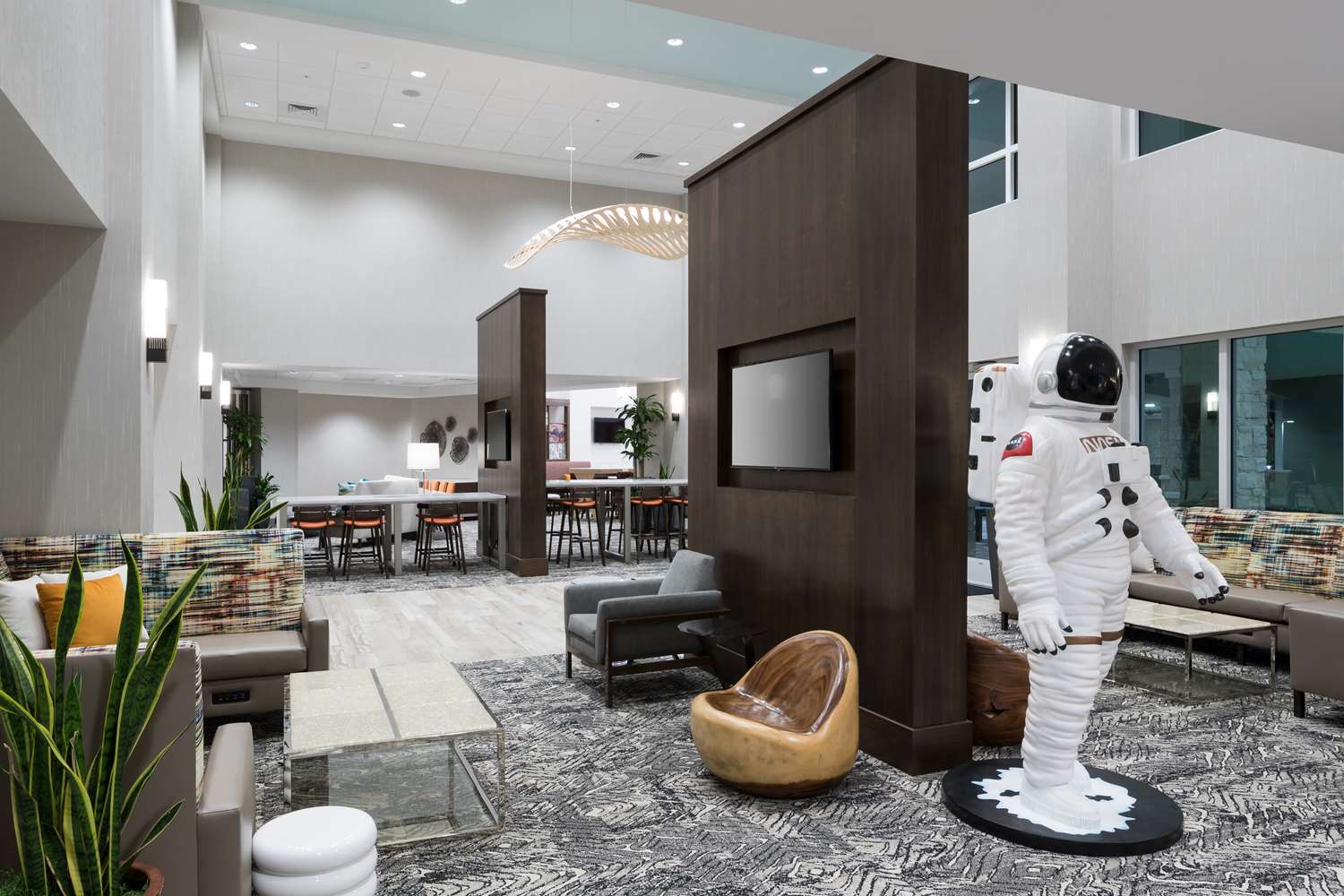 Hampton Inn Suites Cape Canaveral Cruise Port Fl 25/55