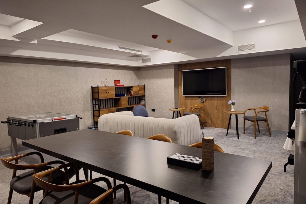 Ramada Encore by Wyndham Istanbul Arnavutkoy 57/64