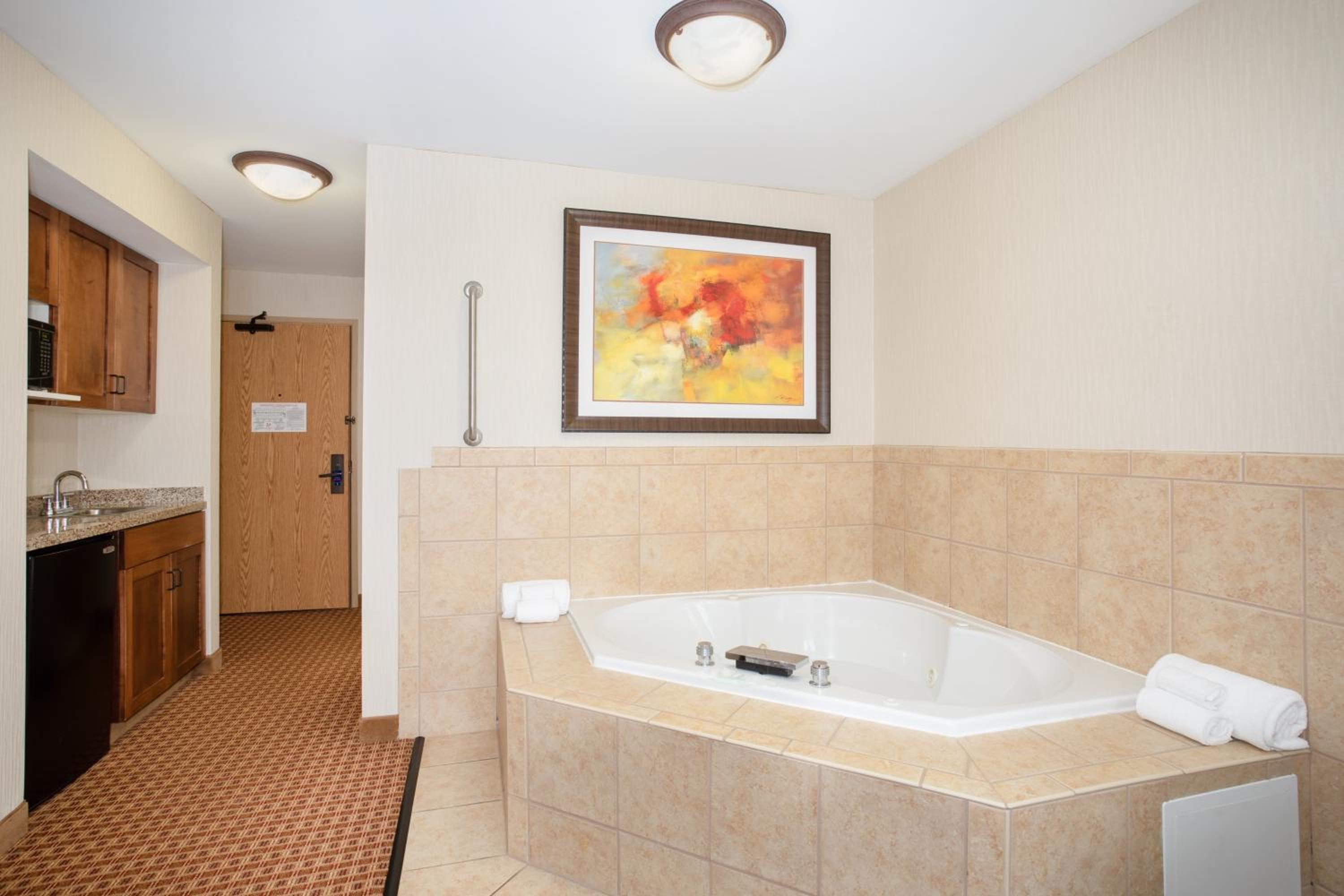 جناح تنفيذي، Holiday Inn Express Hotel And Suites Gillette 4/4