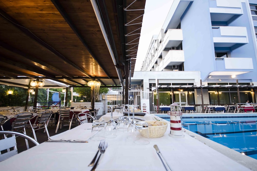 Hotel Helios 24/34