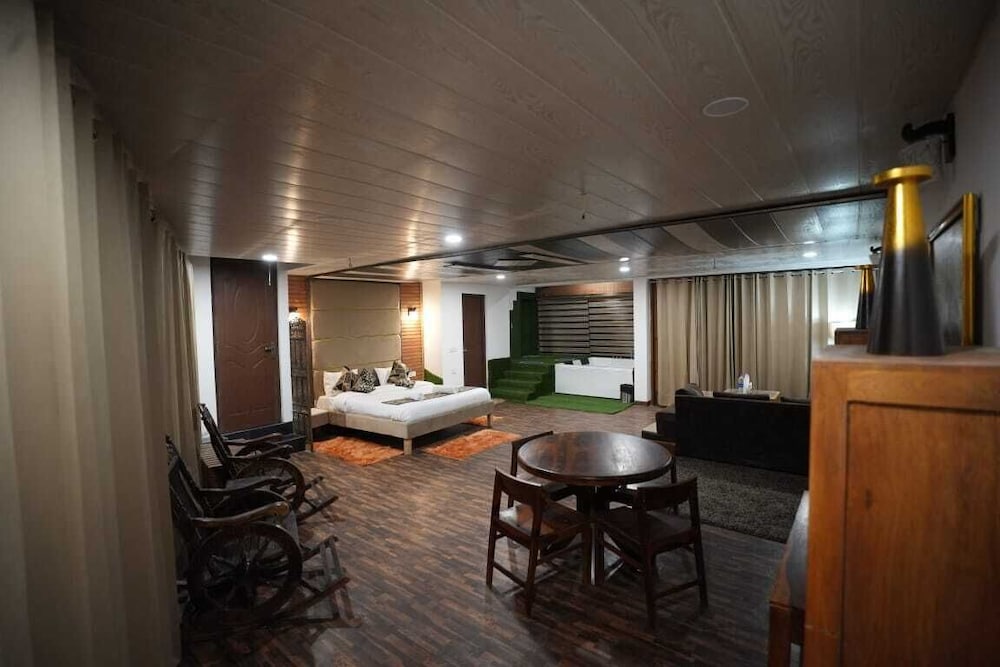 Hotel Robinsson Palace 32/34
