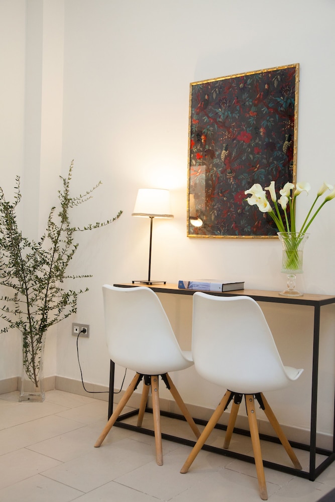 Q&Q Cathedral Suites Sevilla 33/50
