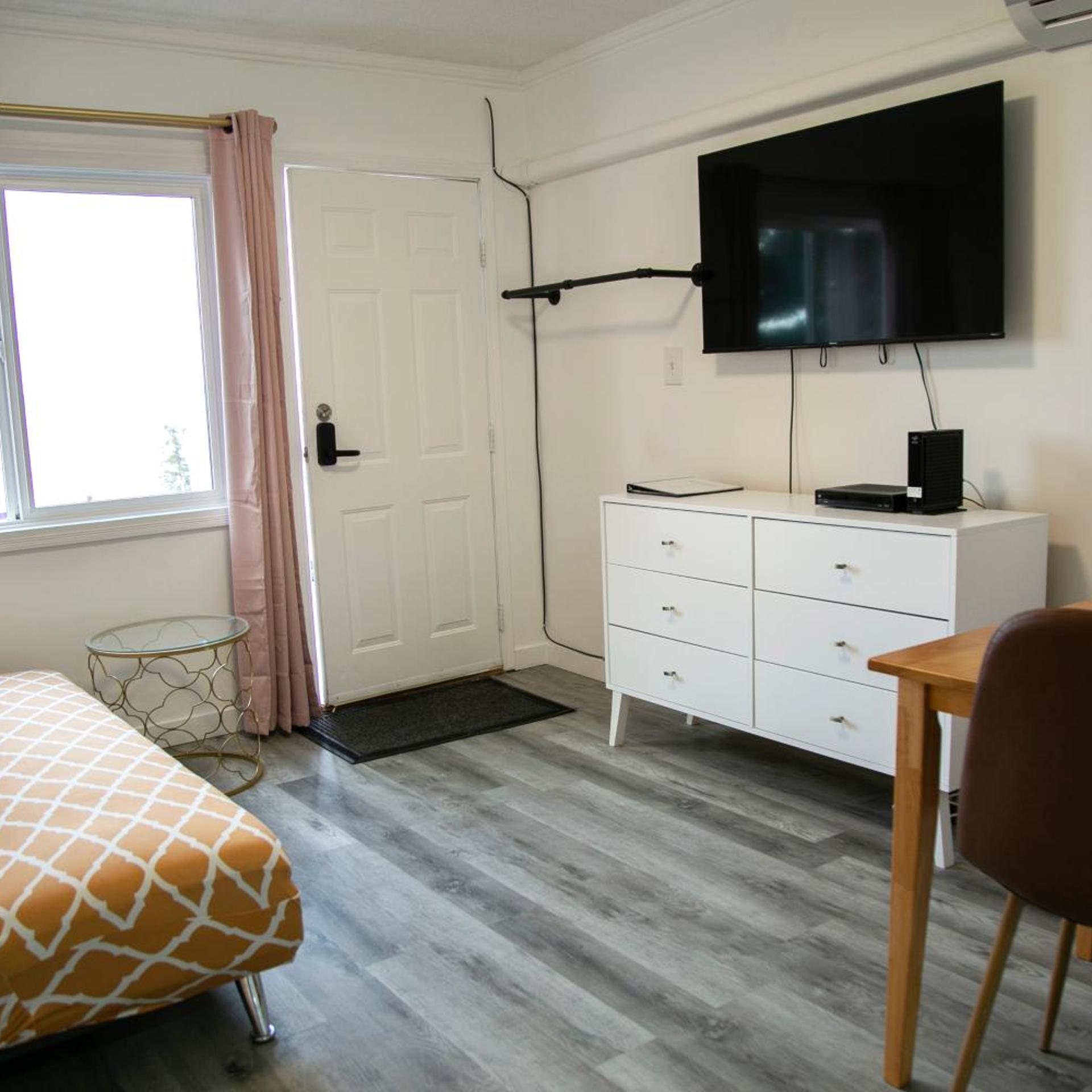 Westview Centre Motel 29/50