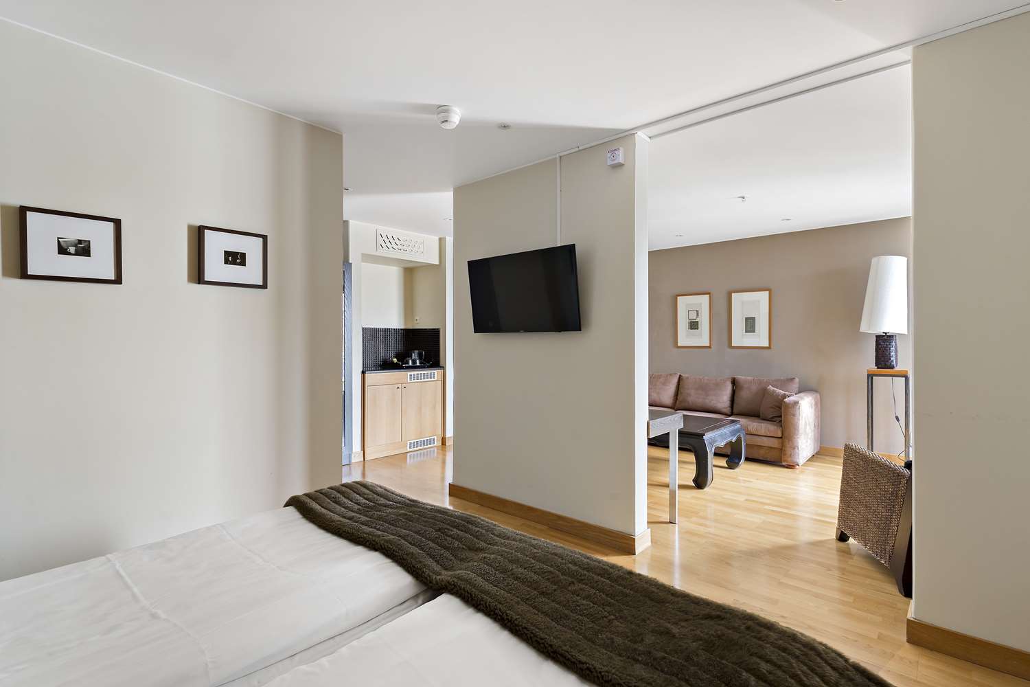 Deluxe, Double Bed, Sofa, Best Western Solna Business Park 2/3