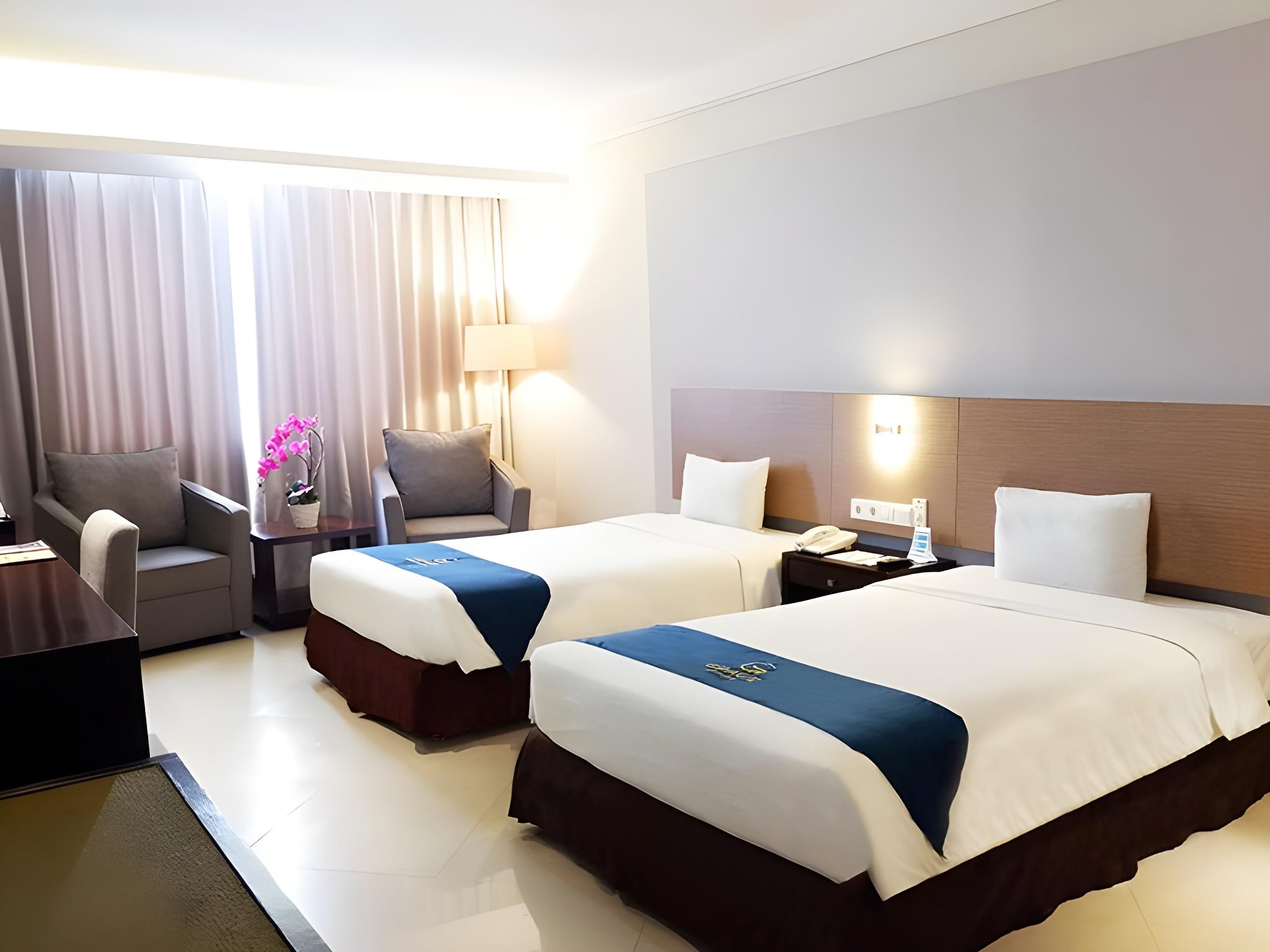 Silver, Deluxe, Twin Beds