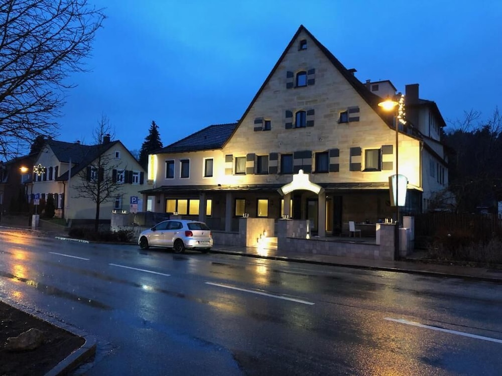 Hotel Wilder Mann 3/50