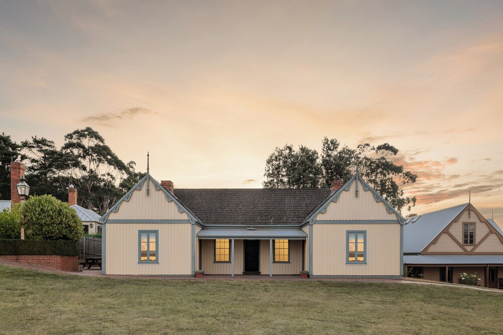 Sovereign Hill Hotel 9/68