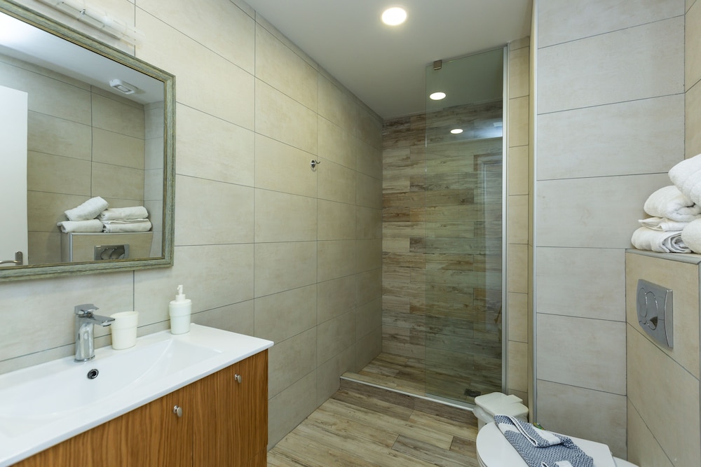 Meltemi Coast Suites 66/68