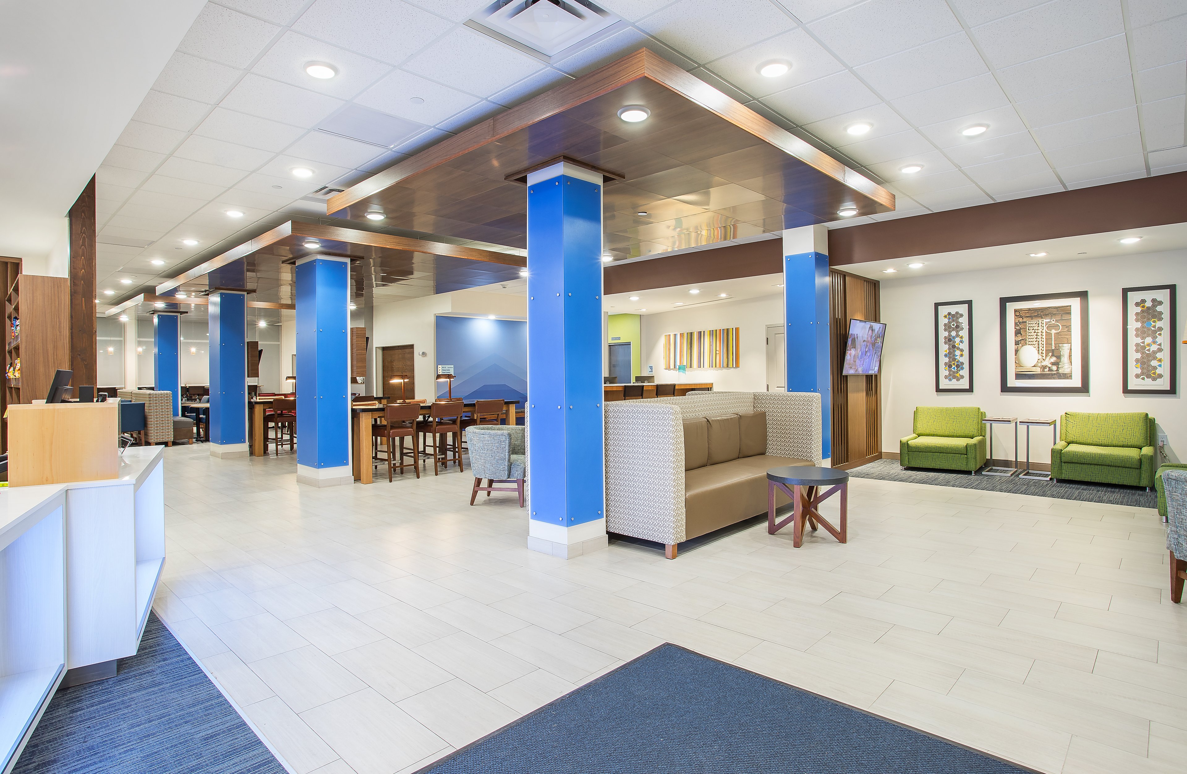 Holiday Inn Express & Suites Lexington W - Versailles 17/70